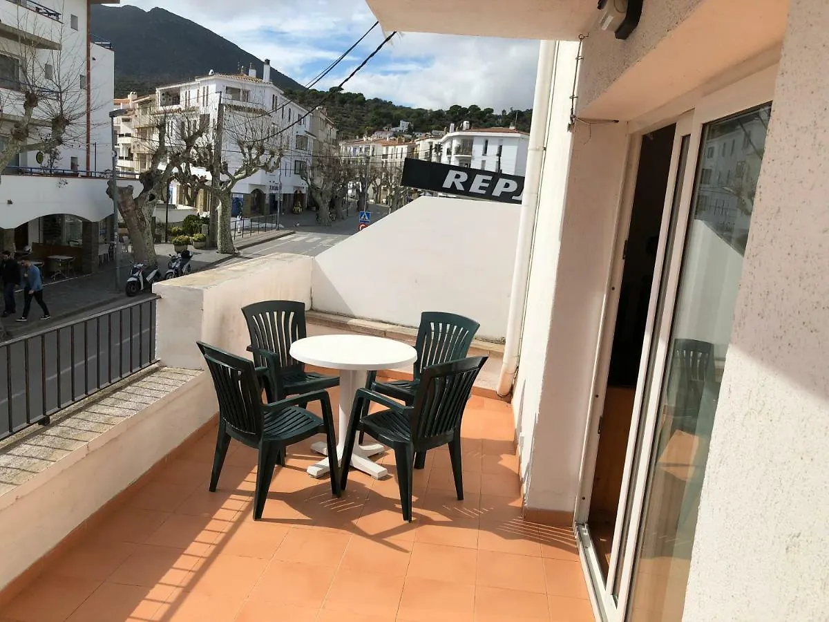 Apartaments S'Arenella Cadaques 0*,  Spain